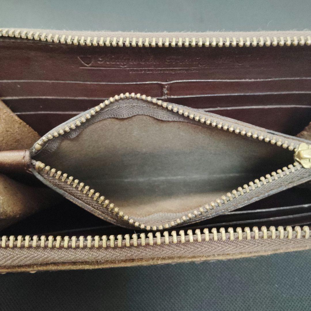 HTC　スターバースト スタッズ ウォレット　ラウンド ファスナー