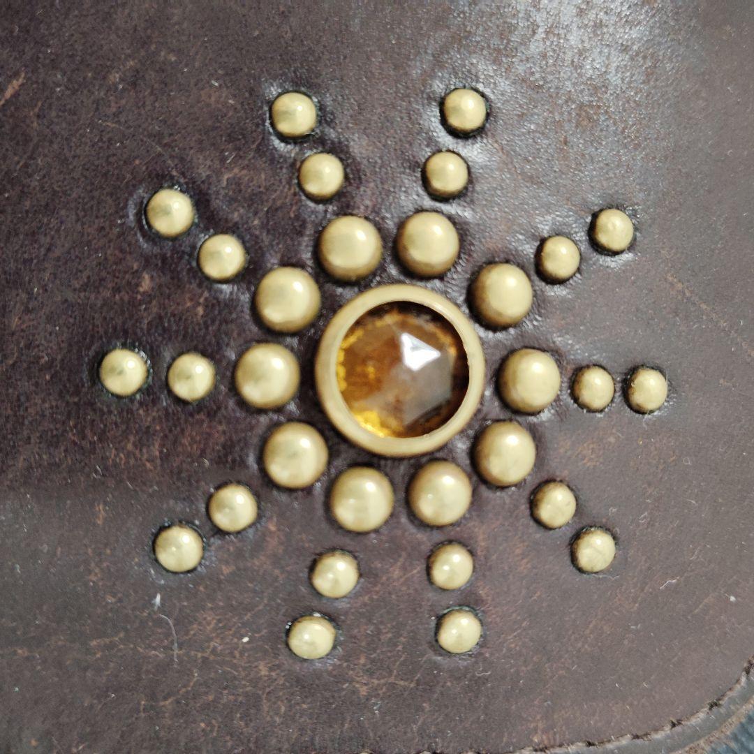 HTC　スターバースト スタッズ ウォレット　ラウンド ファスナー