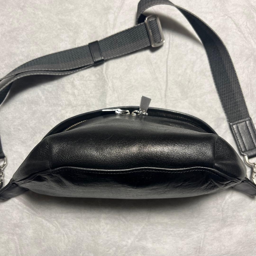 aniary アニアリ アンティークレザー ボディバッグ ブラック