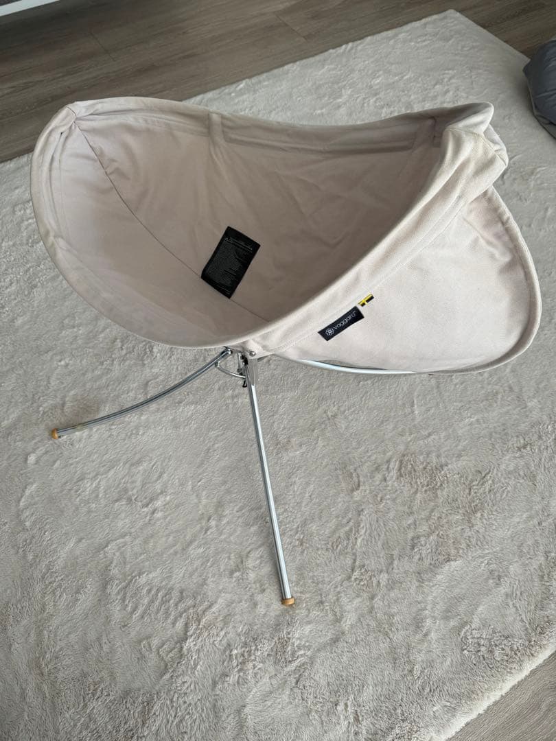 a　Vaggaro ベビーチェア ベージュ 収納バッグ付き