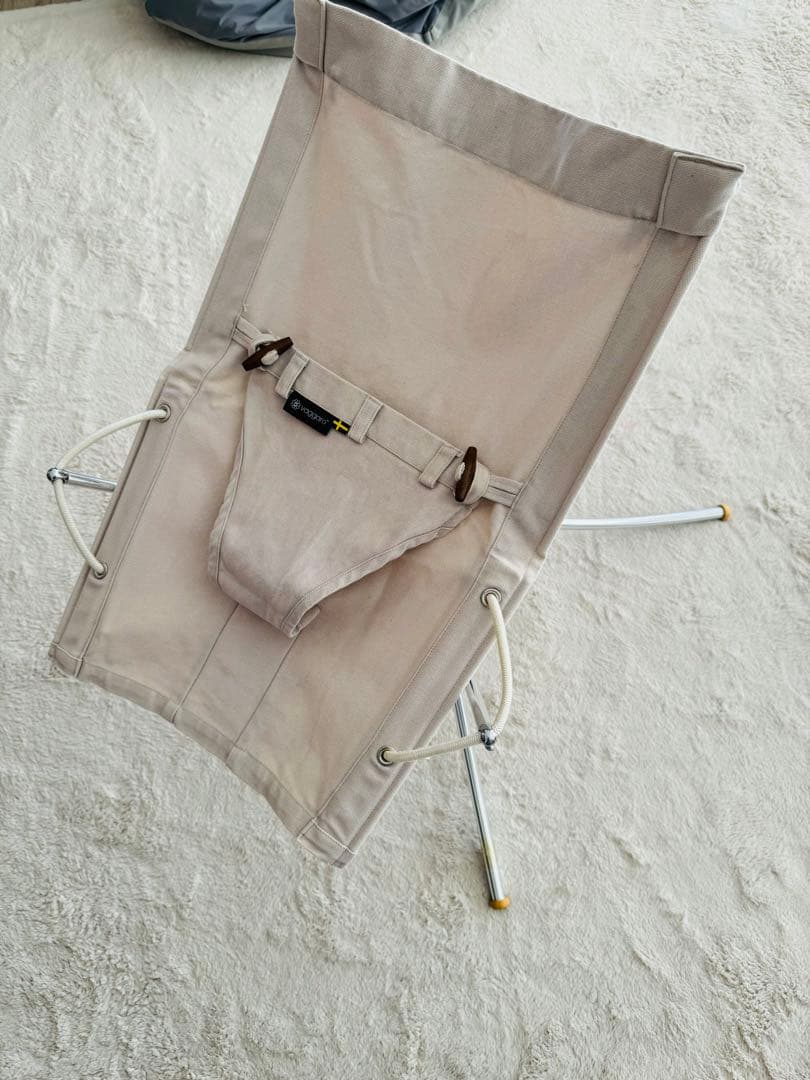 a　Vaggaro ベビーチェア ベージュ 収納バッグ付き