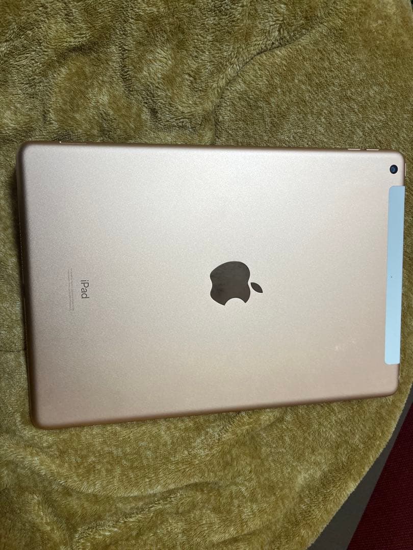 Apple iPad 第七世代ゴールドWi-Fi+Cellularモデル