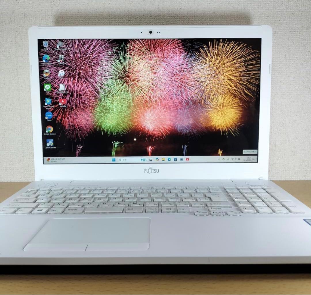 富士通 ノートパソコン Corei7 Windows11 SSD メモリ16GB