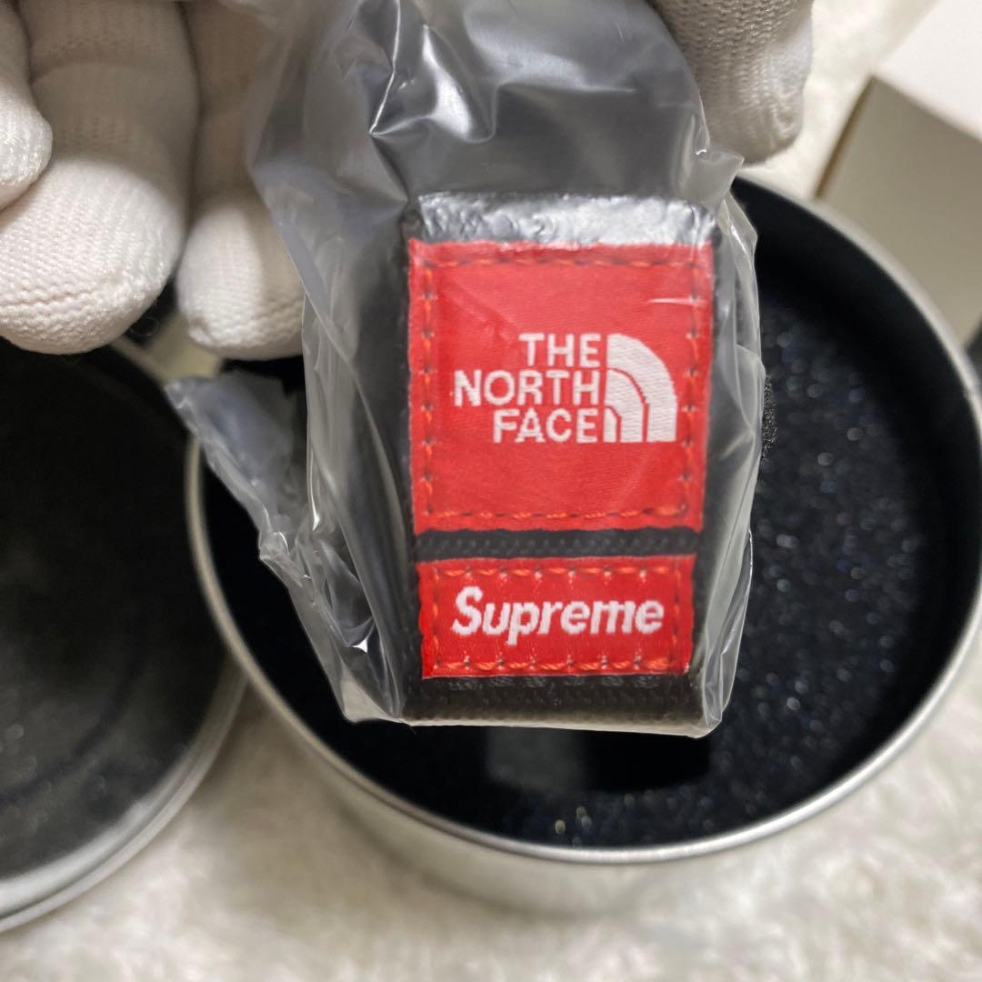 supreme ノースフェイス　腕時計　　シュプリーム　完売品　G-SHOCK