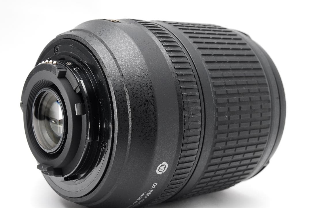 Nikon ニコン AF-S 18-105mm f3.5-5.6G VR 中望遠
