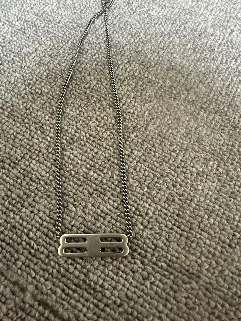 て*子様 BALENCIAGA BBロゴ ネックレス 箱付き