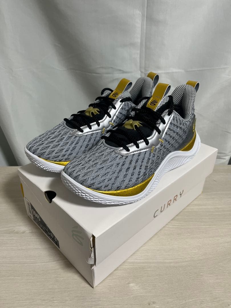 【美品/試着のみ】アンダーアーマー カリー10 Young Wolf 27.5