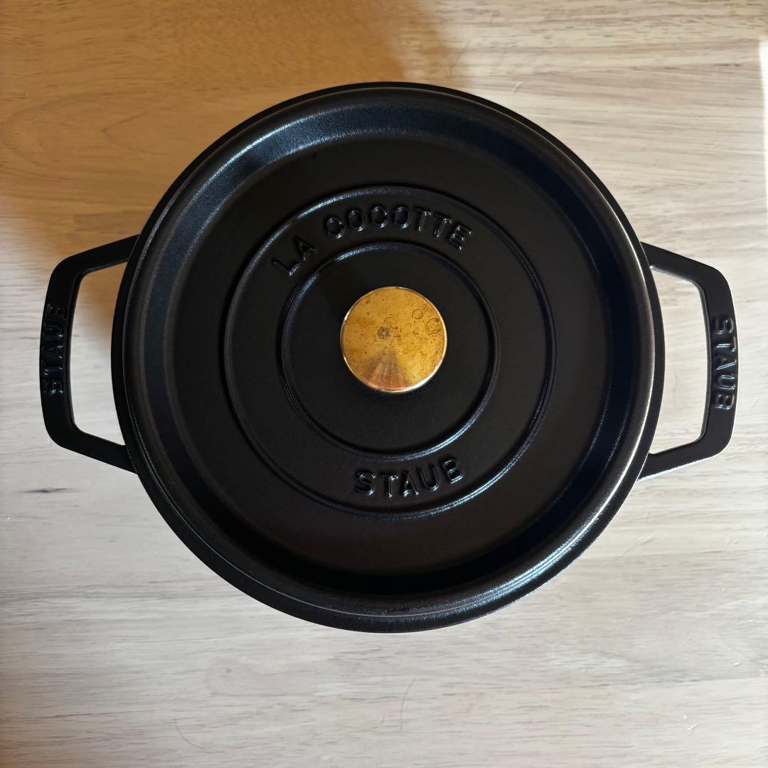 staub ストウブ ピコ・ココット ラウンド 22cm