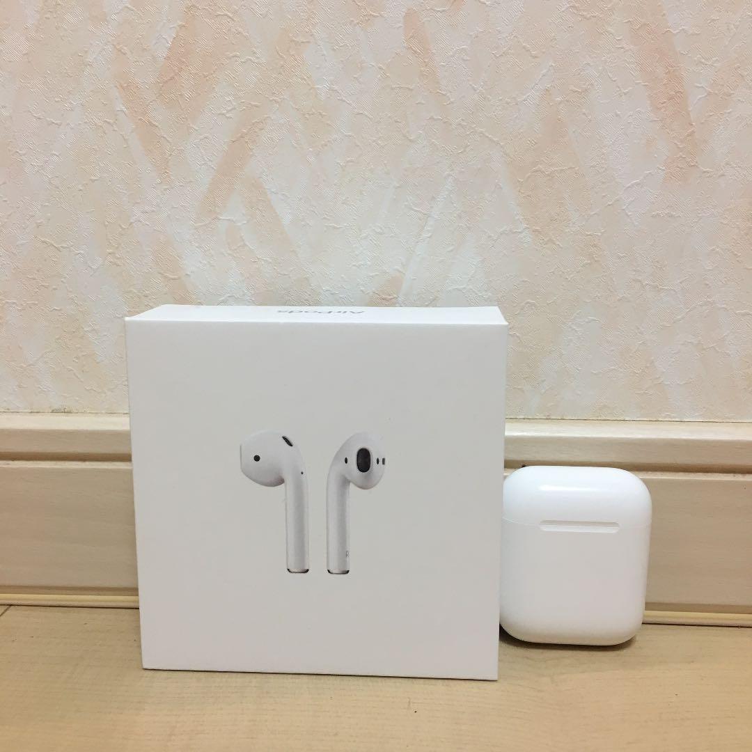 ヘッドホン Apple AirPods MV7N2J/A