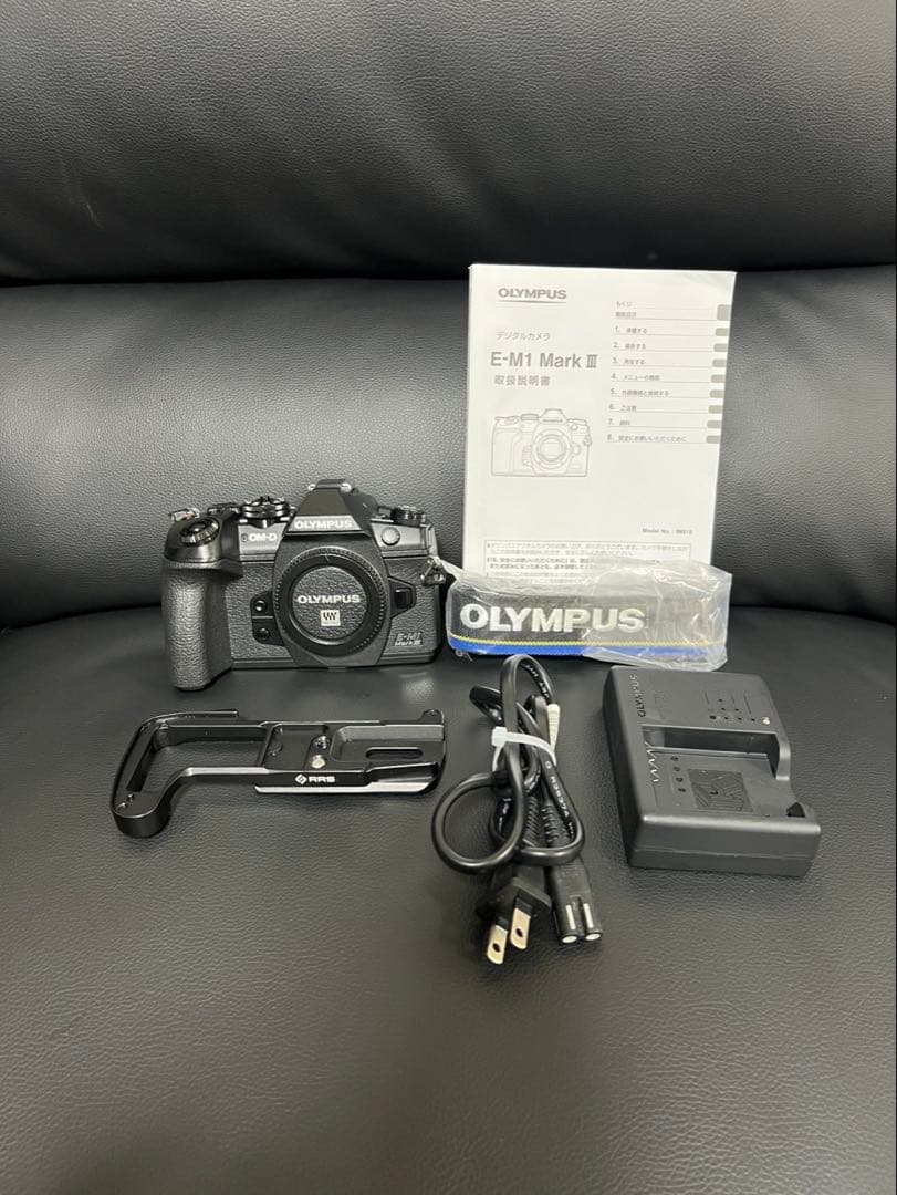 【美品】OLYMPUS OM-D E-M1 Mark III本体 RRS