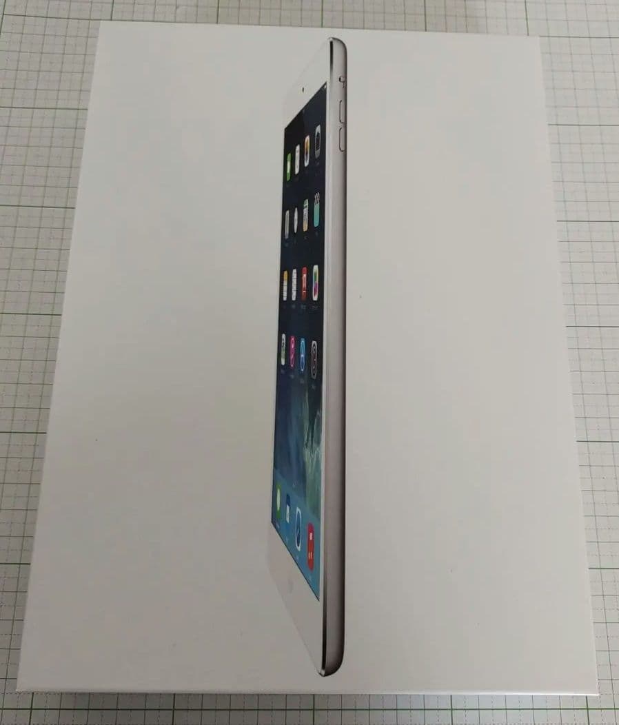 【Apple】 iPad Air 16GB モデル A1475　おまけ緑カバー