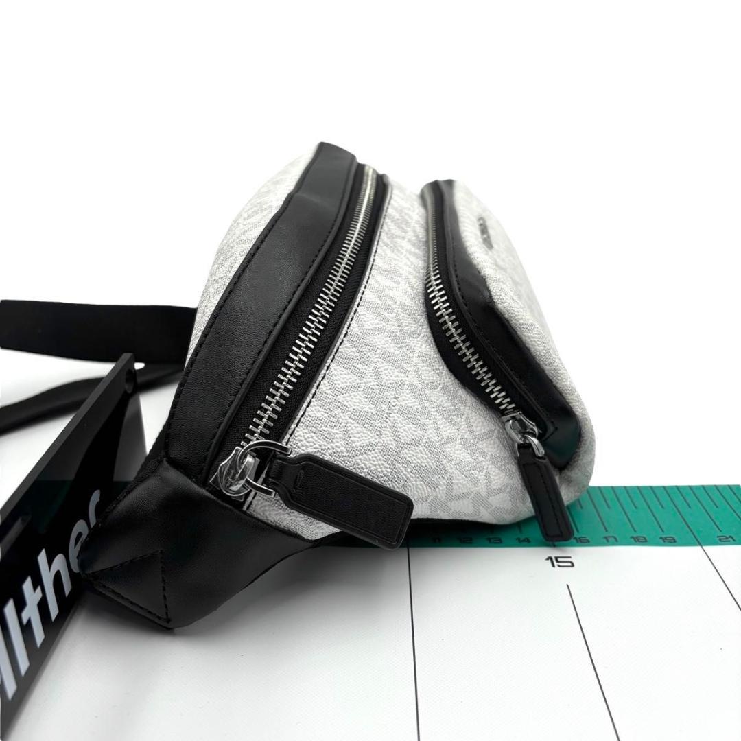 極美品 マイケルコース　クーパー ボディバッグ MK シグネチャー　ホワイト