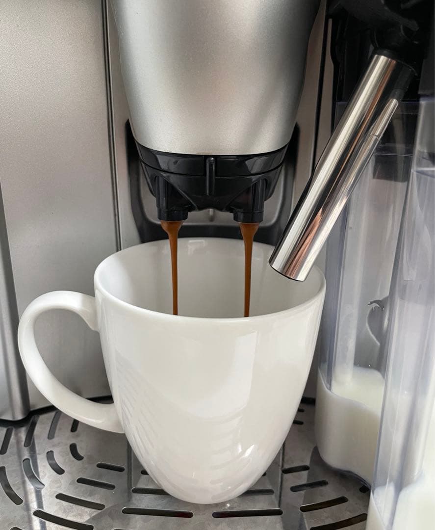 美品デロンギ 全自動エスプレッソマシン ESAM1500DK厨房機器 業務用 。