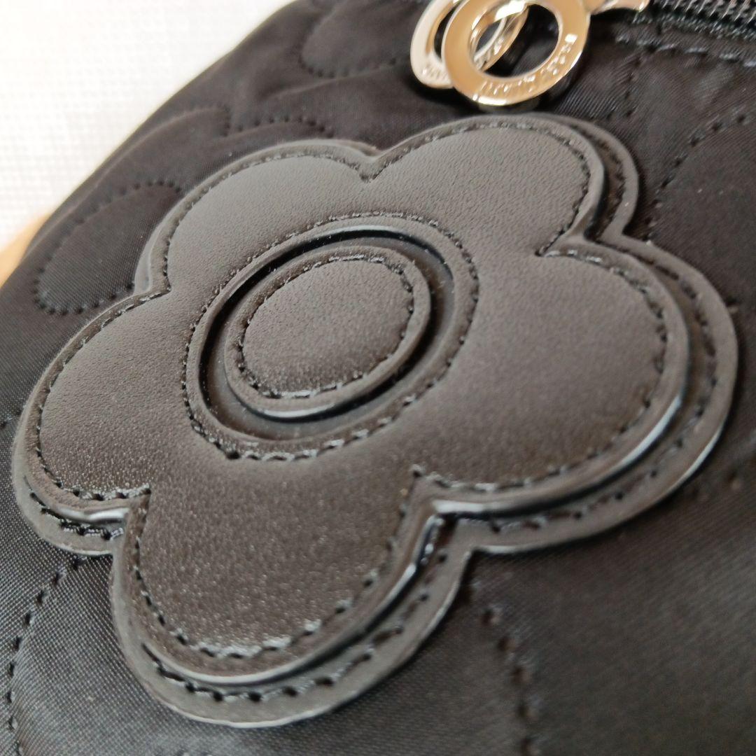 美品◆MARY QUANT ボディバッグ キルティング 花 デイジー ブラック