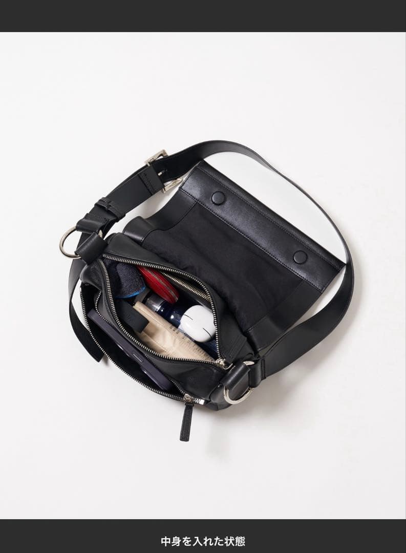 BEARDSLEY レザーボディバッグ　ブラック　一度使用