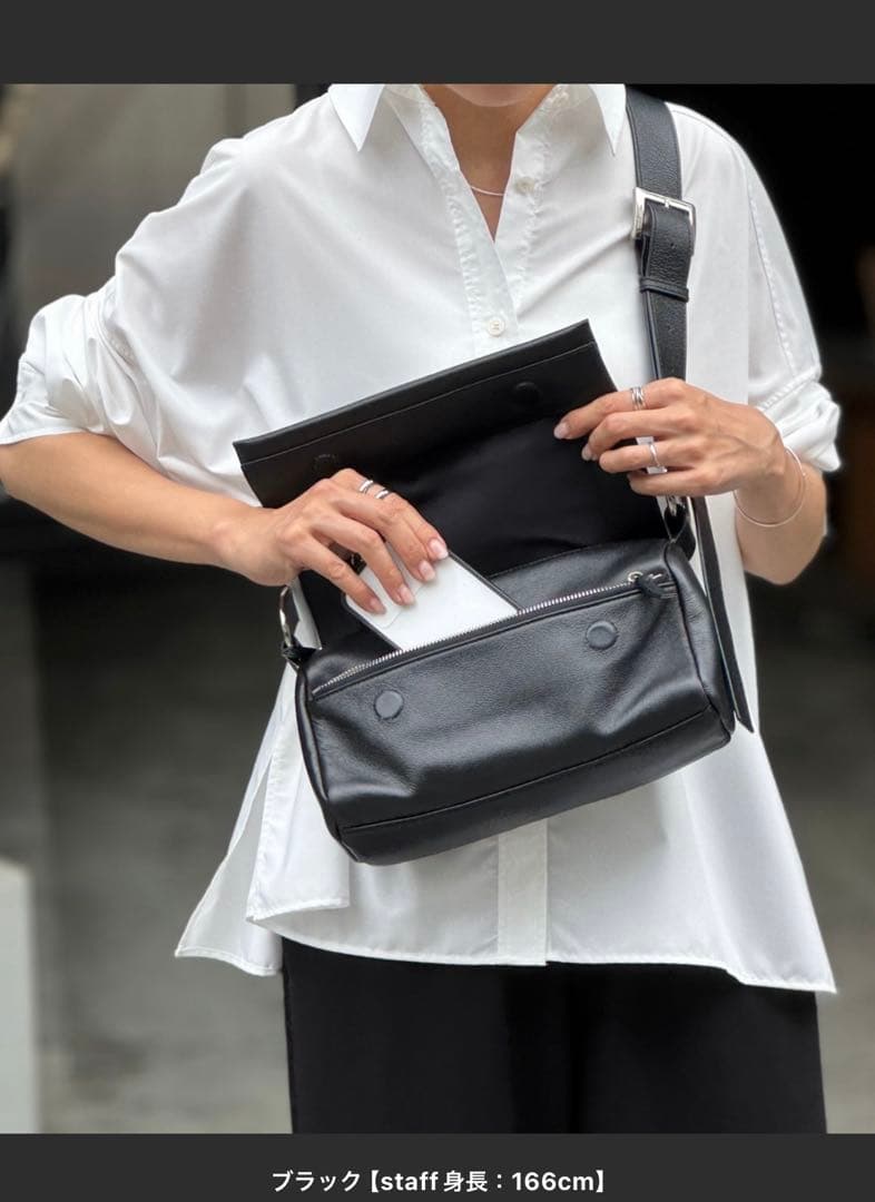 BEARDSLEY レザーボディバッグ　ブラック　一度使用