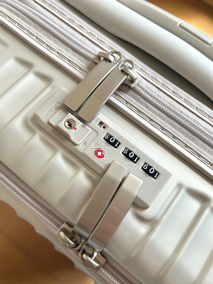 【美品✨️】CARGフロントオープンスーツケース　サテンゴールド 22L