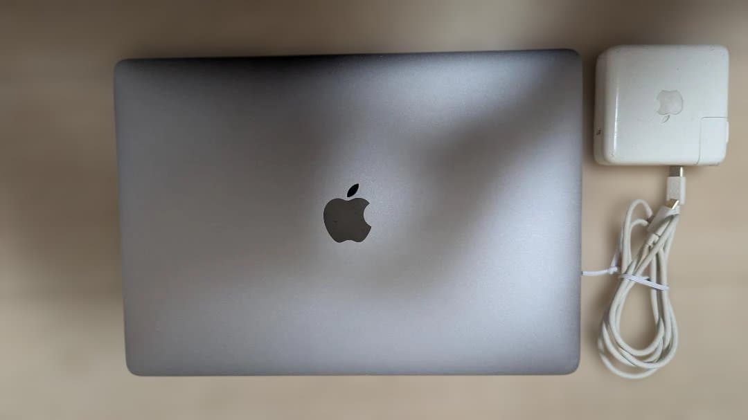 MacBook本体 MacBook Pro 13-inch (2017) i5 / 8GB