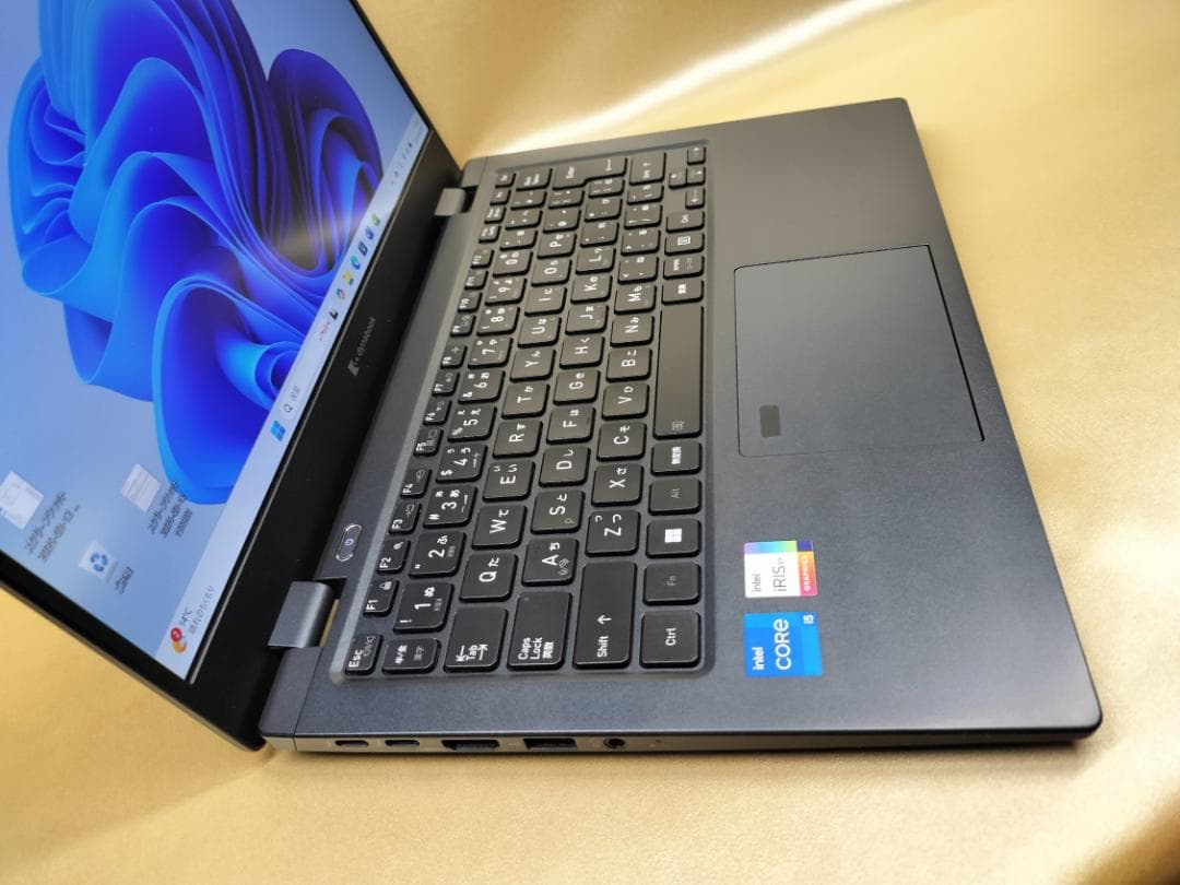 東芝　Dynabook G83/KW　高性能　2023年モデル(K-199)