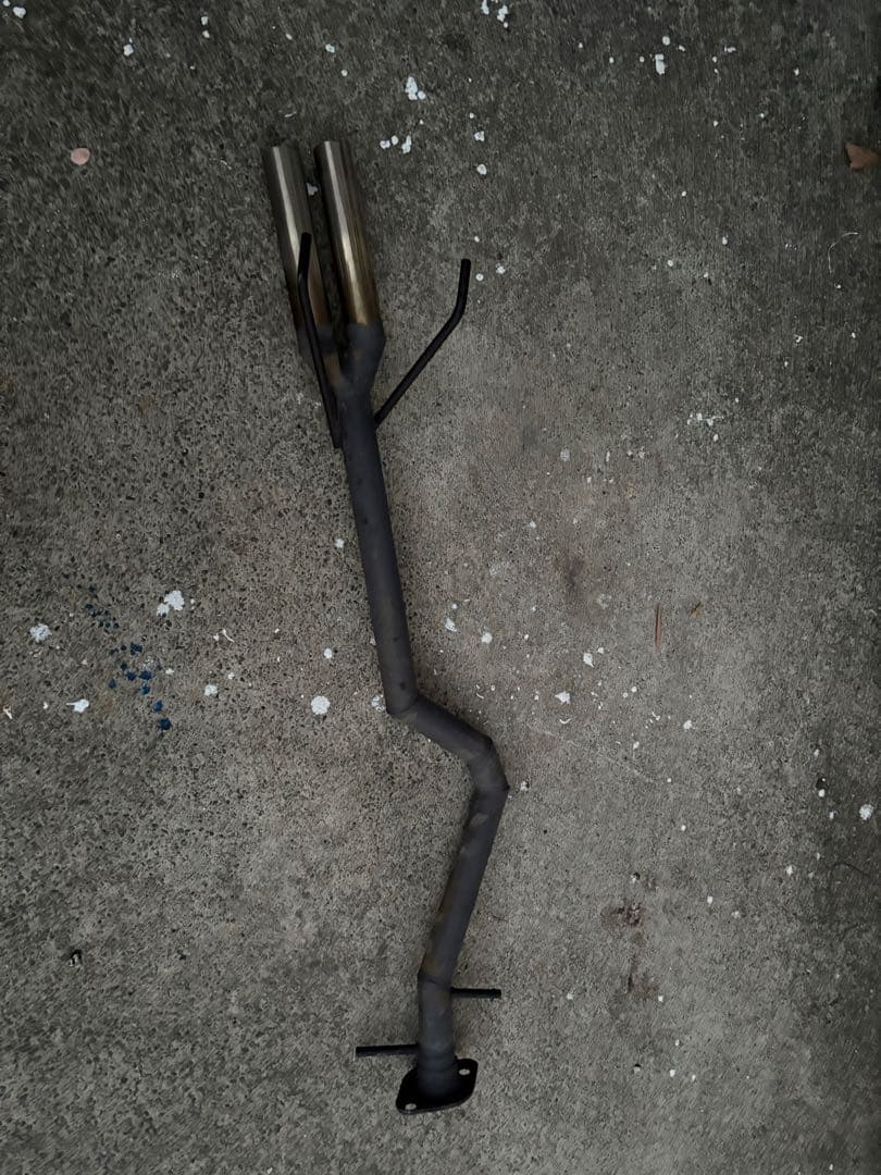 アルテッツァ　デュアルマフラー