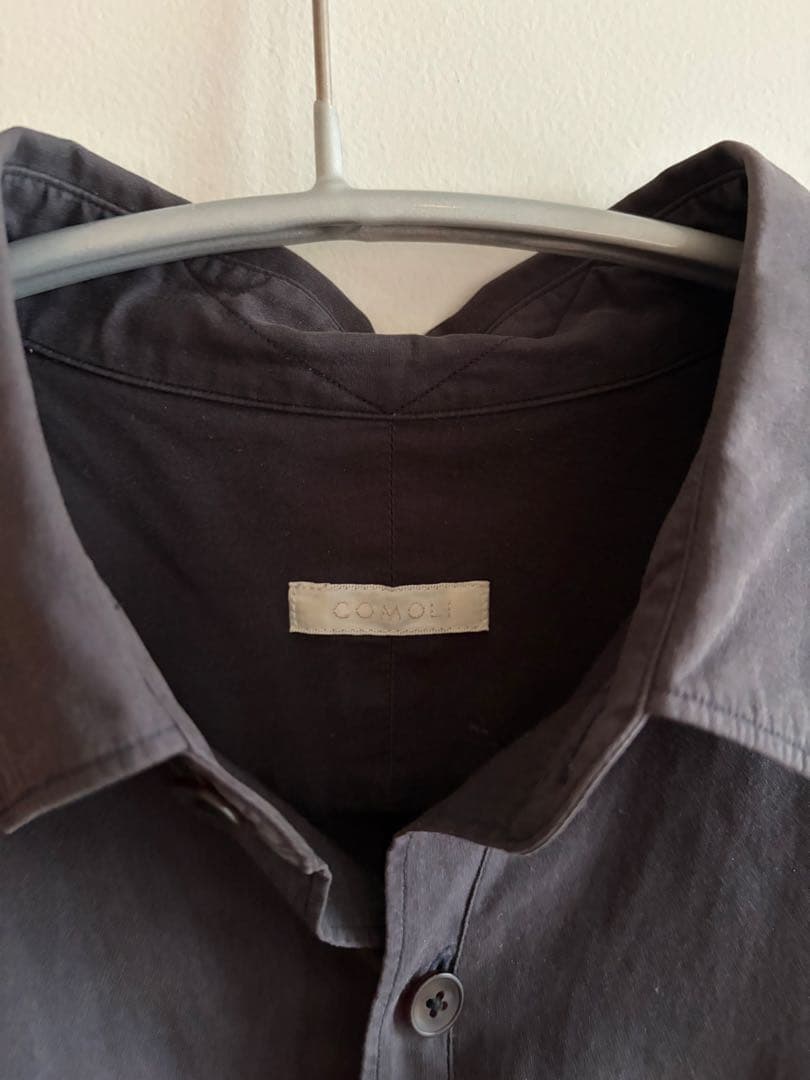 COMOLI ダークグレー 長袖シャツ