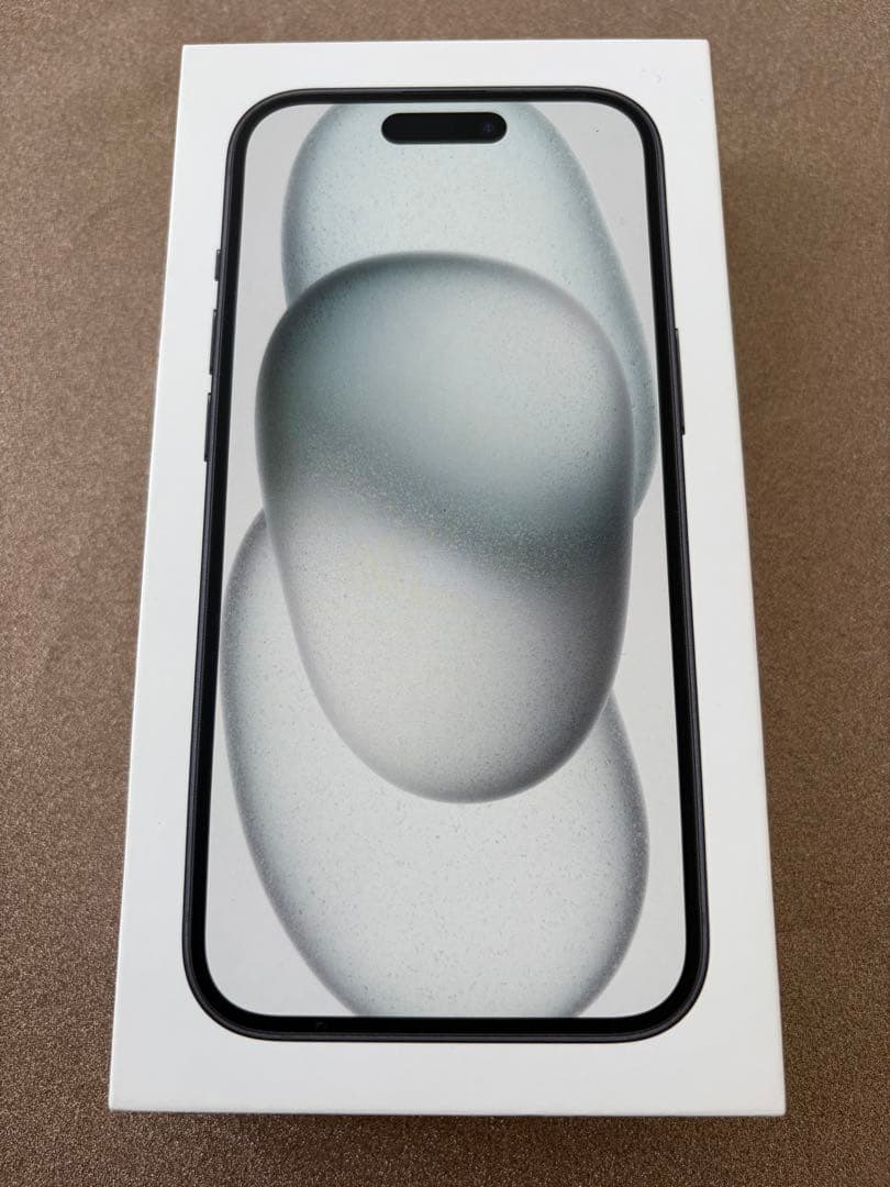 【超美品／おまけ付き】iPhone15 128GB ブラック 国内SIMフリー