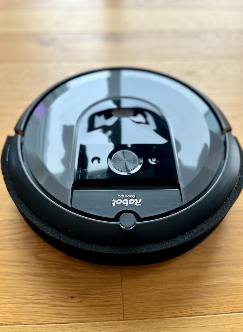 iRobot ルンバ i7（ロボット掃除機）