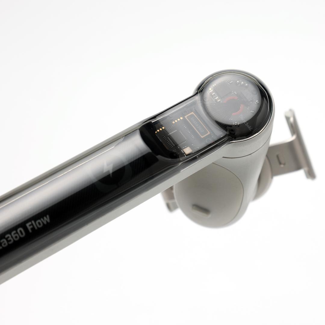 【美品】Insta360 Flow スマホ用ジンバル 3軸手ブレ補正 AI追尾