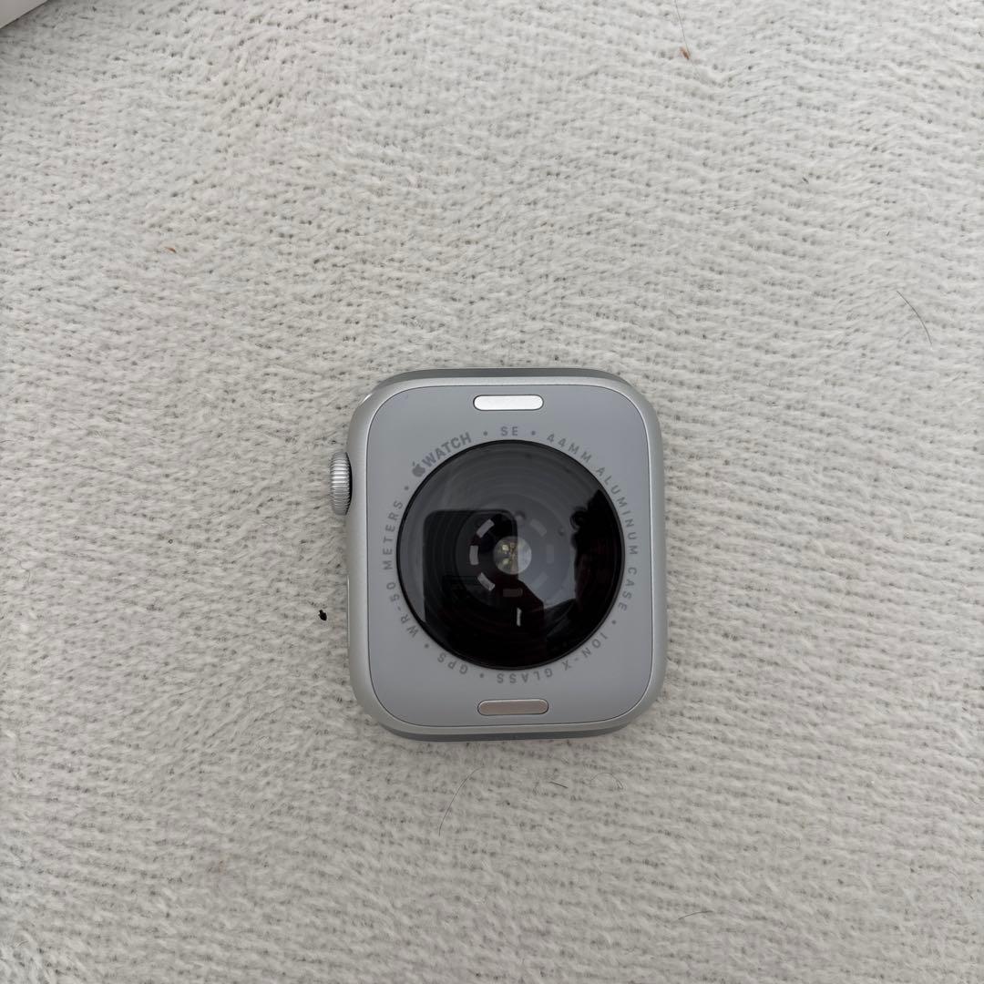 Applewatch SE（第2世代） 44mm バンド付き GPSモデル