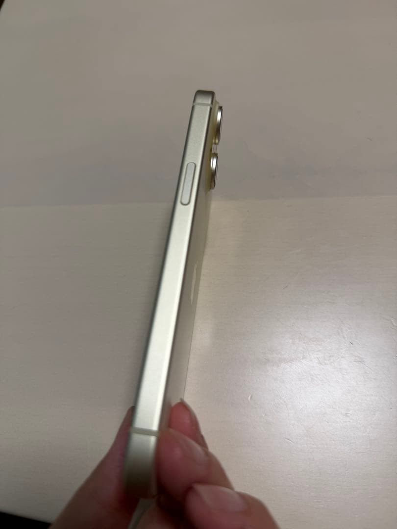 3時間限定最終値下げ！iPhone15 イエロー　256GB SIMフリー