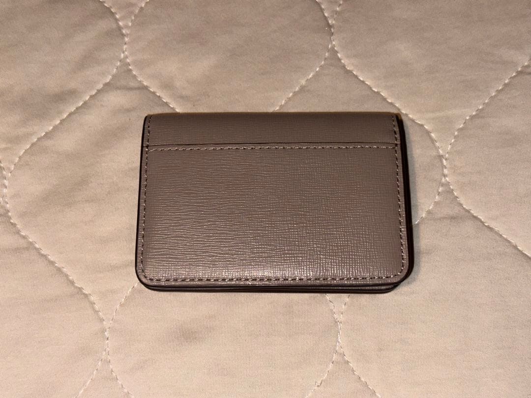 新品 トリーバーチ 名刺入れ