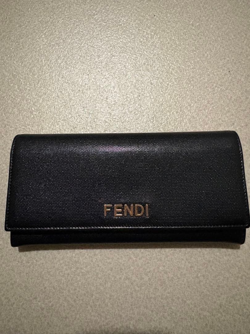 FENDI ブラック 長財布 箱付き