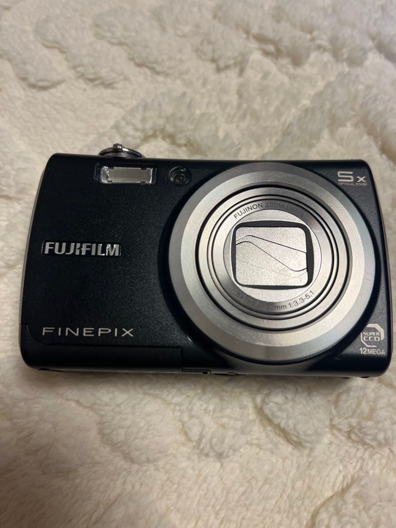 FUJIFILM FINEPIX F100 コンパクトデジタルカメラ