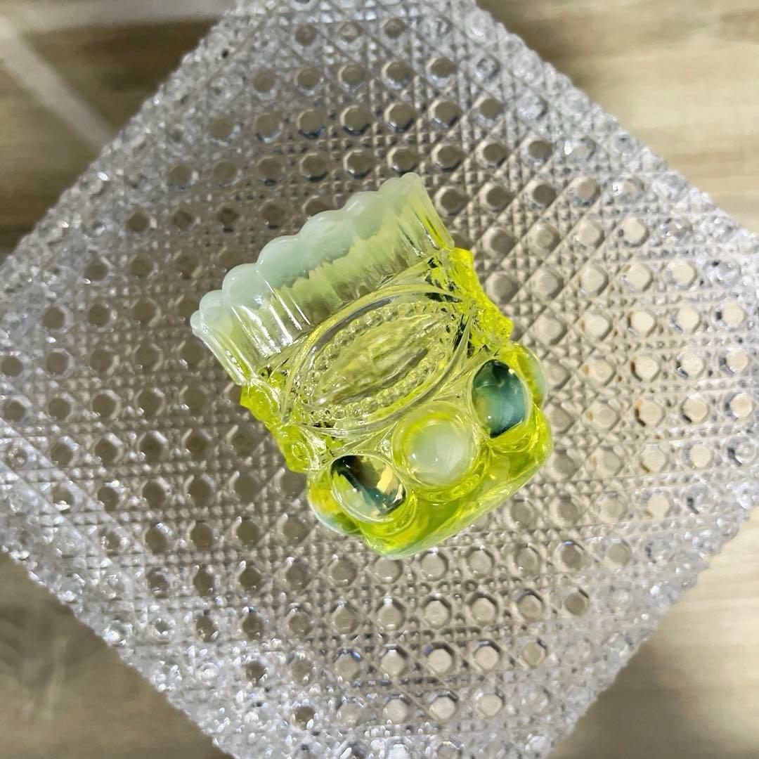 骨董　時代プレス　乳白色暈し　オパールセント カナリアイエロー猪口　盃　ウラン