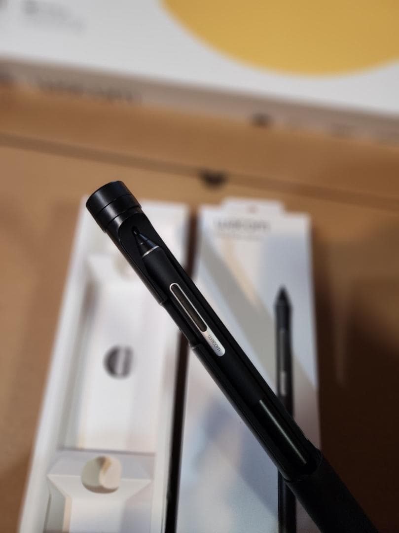 ‎Wacom ワコム 15.6インチ Cintiq 16 FHD