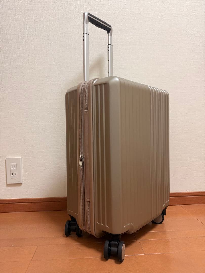 シュヴァルツ！ アジアラゲージ SolidKnight キャリーケース