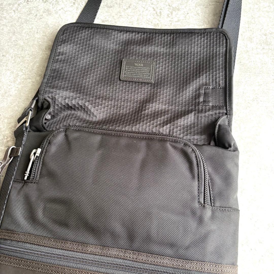 【極美品】TUMI ALPHA BRAVO メッセンジャー ショルダーバッグ