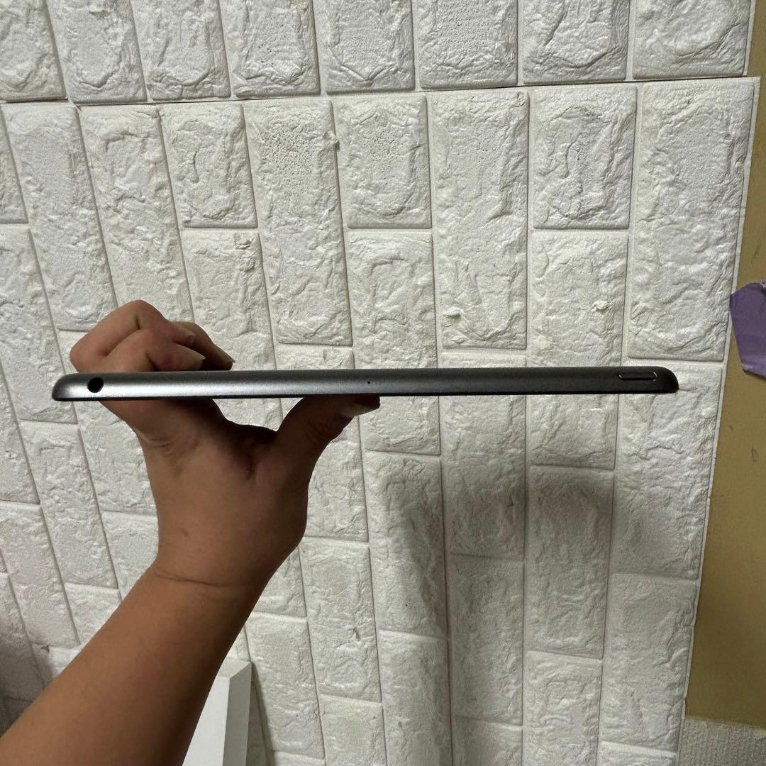 【送料込】Apple iPad 第7世代wifi 32G スペースグレイ