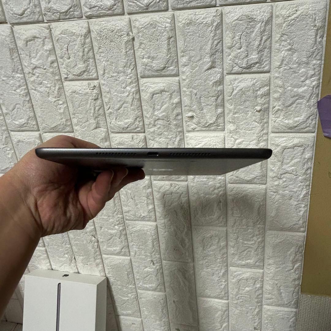【送料込】Apple iPad 第7世代wifi 32G スペースグレイ