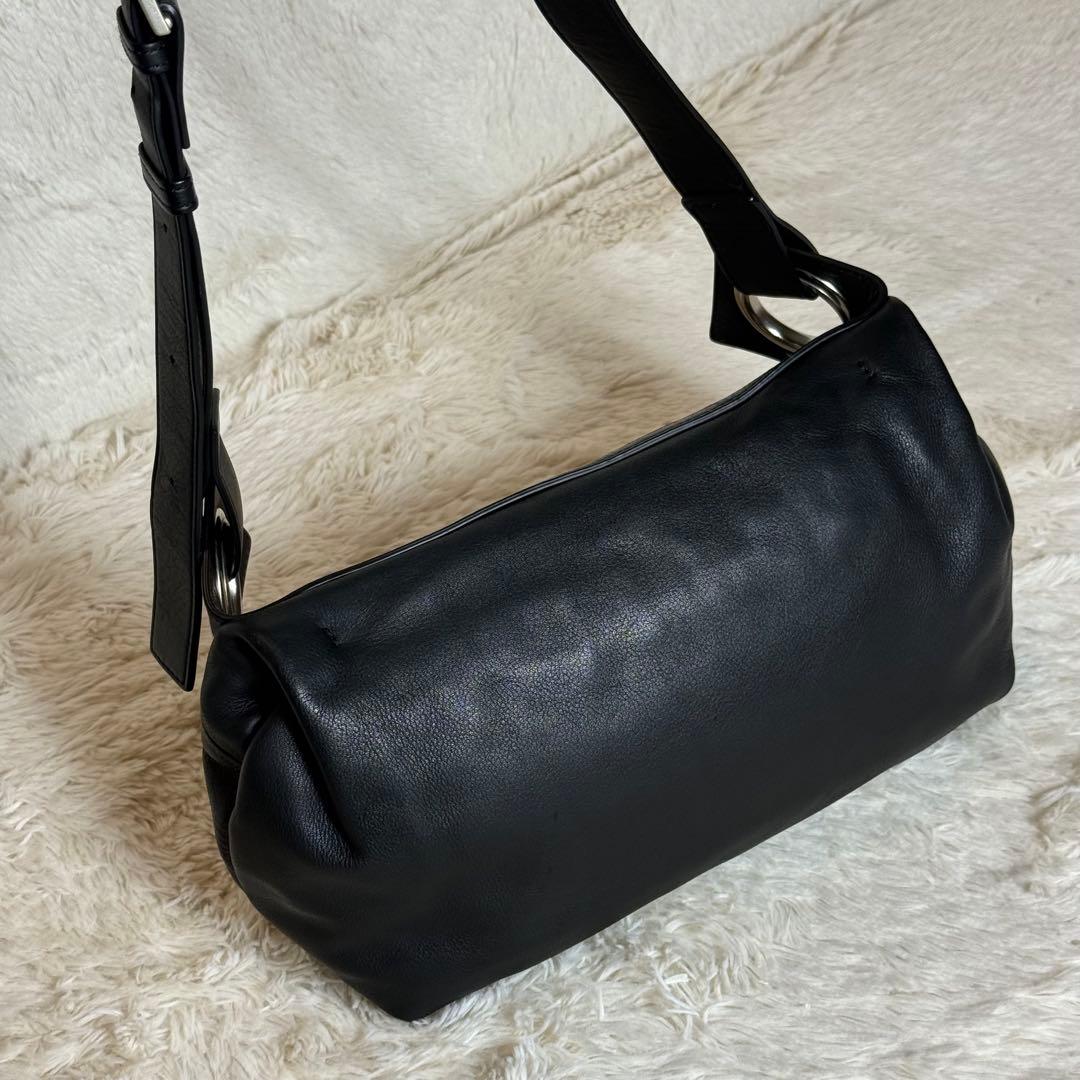 極美 カワカワ kawa-kawa レザー ボディバッグ 斜めがけ 肩掛け 金具