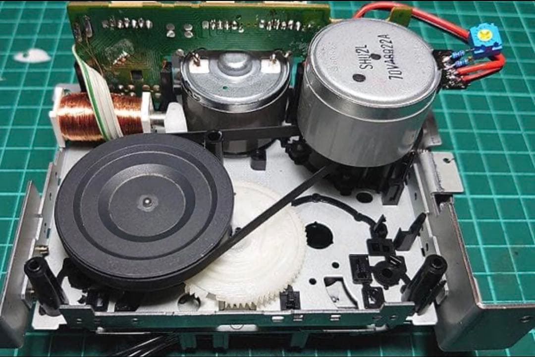 オーバーホール品TEAC カセットデッキ「V-1030」　動作OK 3ヘッド