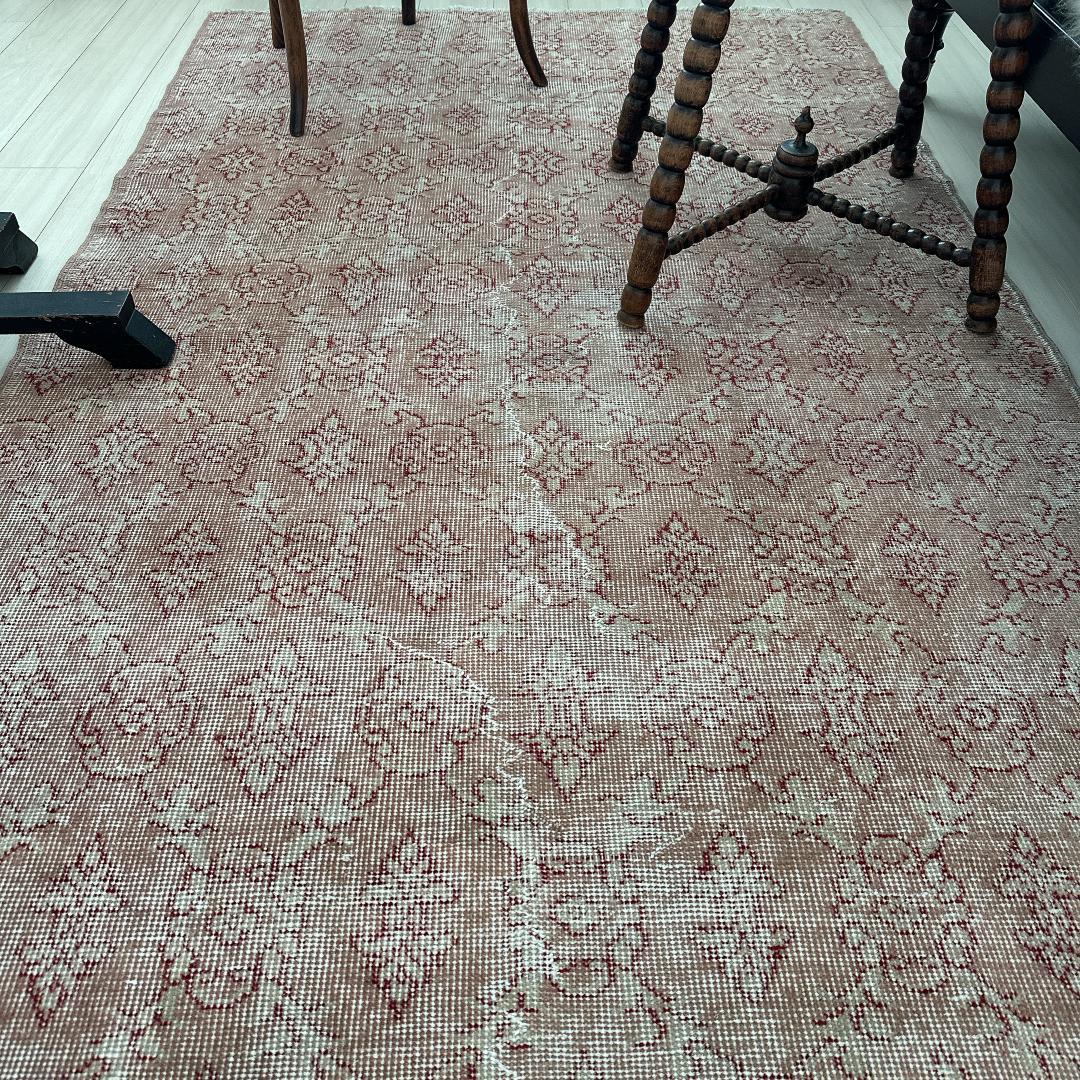 トルコ ヴィンテージラグ A95 レア人気柄 紋章 ピンクベージュ レッド