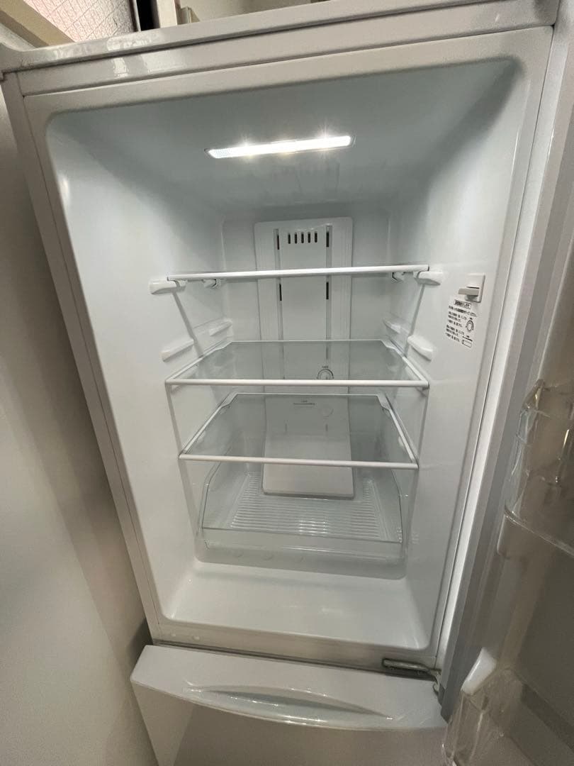 Toshiba 冷凍庫 ホワイト 153L 2018年 一人暮らし　電子レンジ付