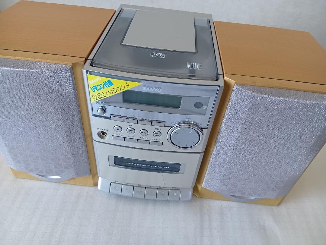 ☆ SANYO　☆ ミニコンポ CDプレーヤー・ラジオ・カセットデッキ ☆訳アリ