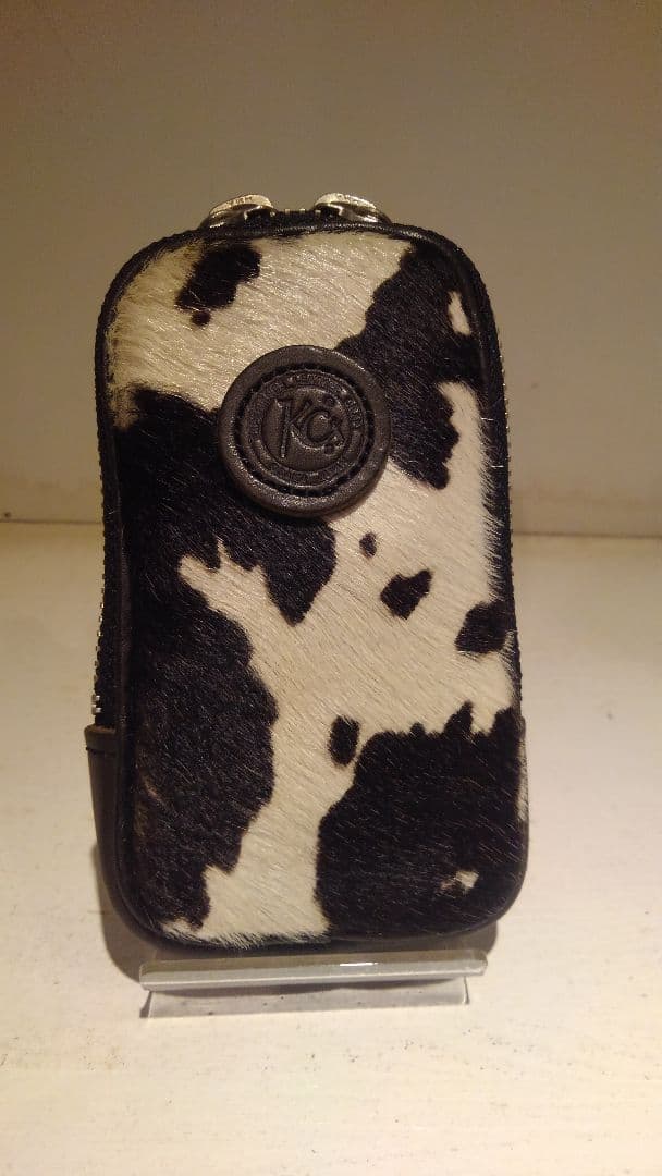 新品未使用　 KC,s ケイシイズ 牛毛皮 ハラコ スマホケース