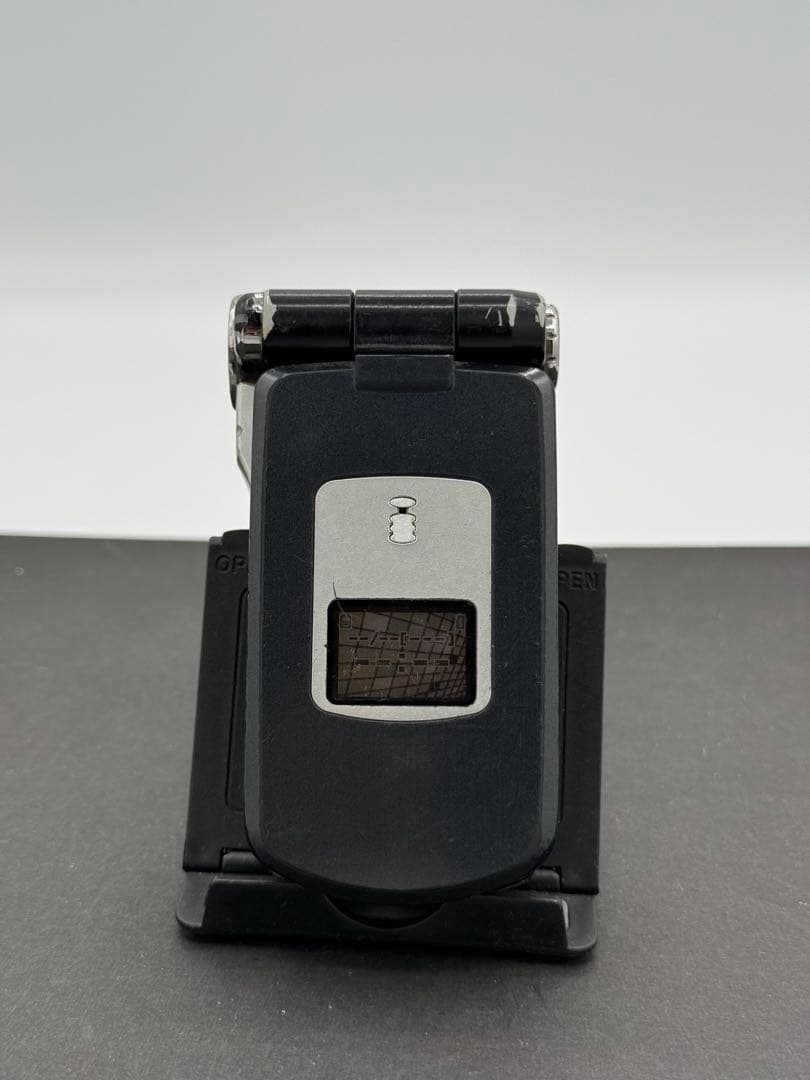 ドコモ　FOMA P900iV クラウド アドベントチルドレン