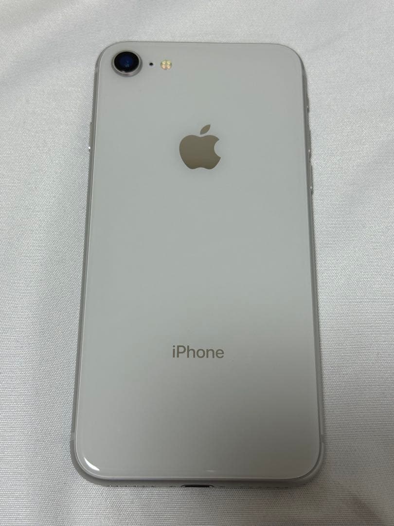 Apple iPhone 8 64GB シルバー SIMロック解除済