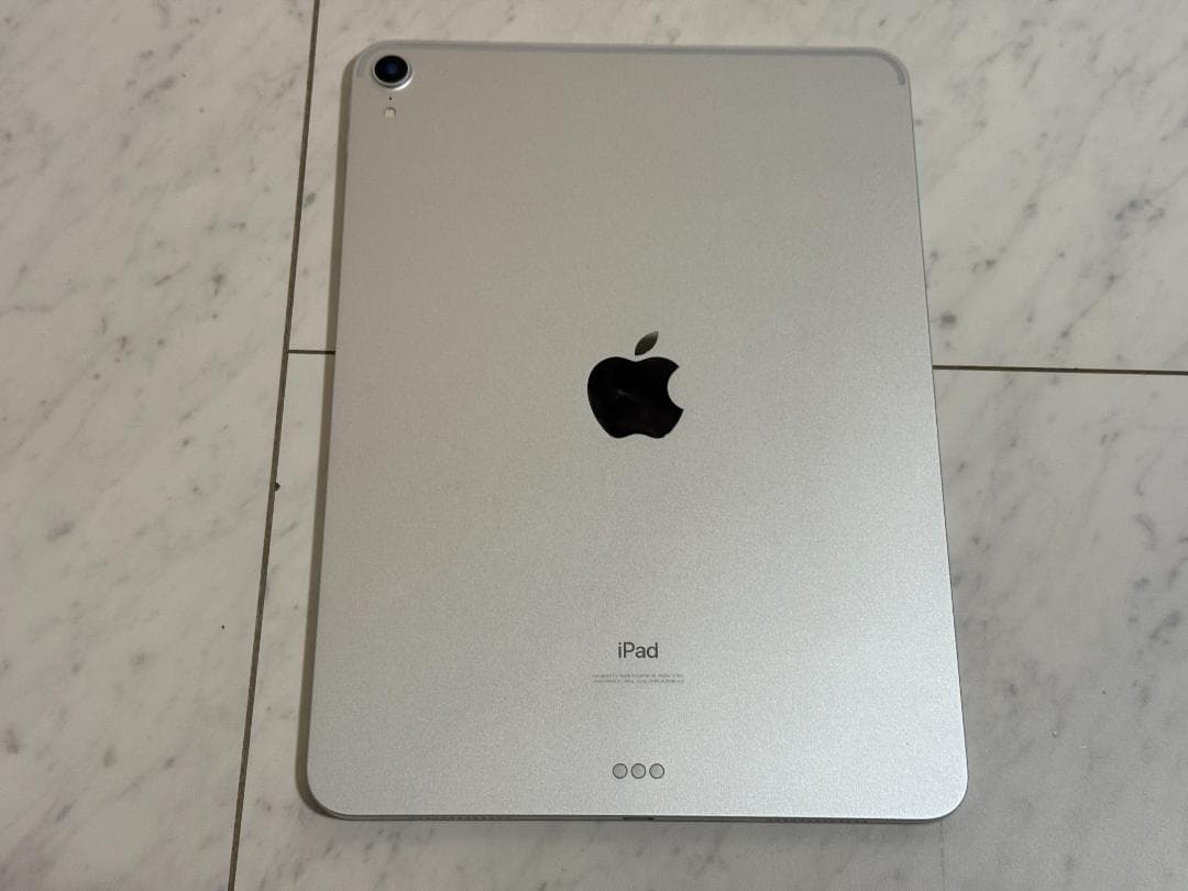 【不良品】iPad Pro 11インチ シルバー
