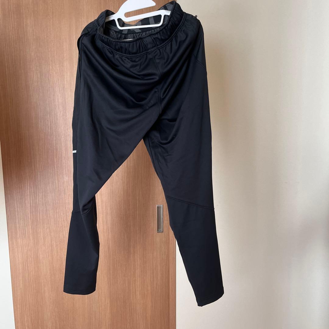 週末限定値下げ　Under Armour ジャージ上下セット MD ブラック