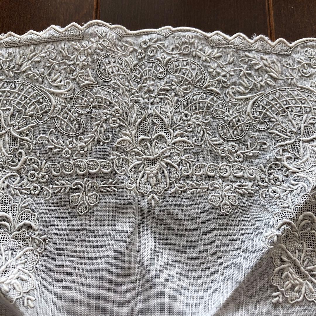 未使用　スワトウ　ハンカチ　麻100% 汕頭　手刺繍　SWATOW リネン　川辺
